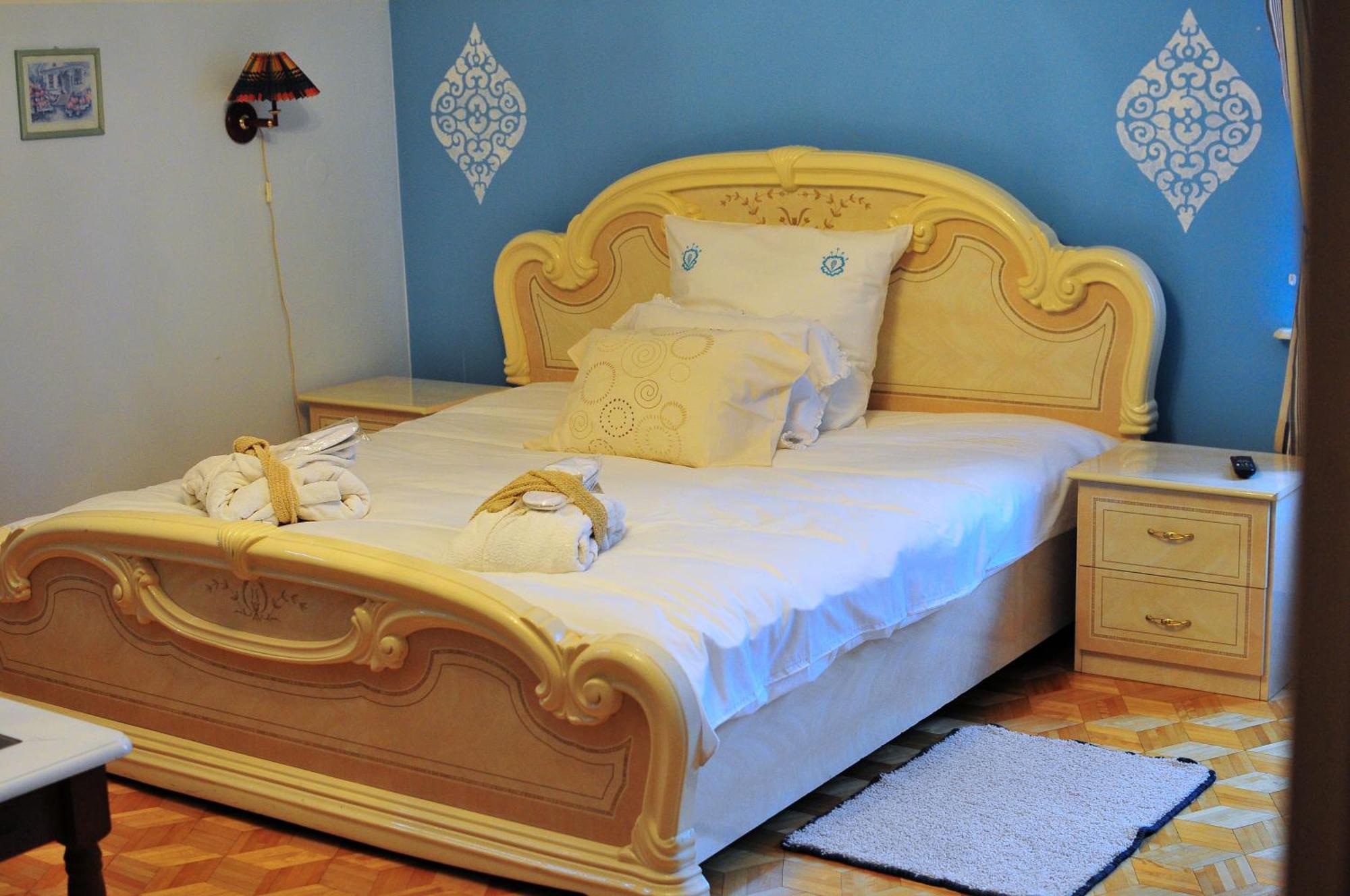 Hotel Villa Hubertus Kutno Extérieur photo
