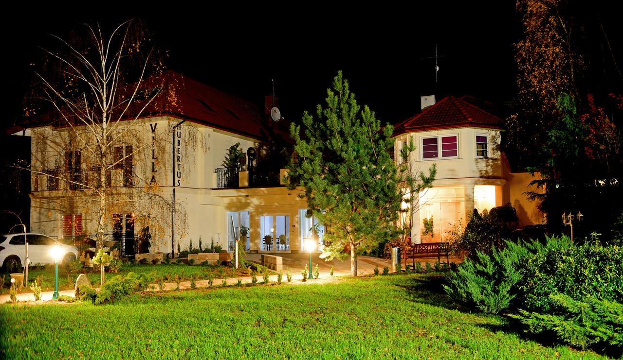 Hotel Villa Hubertus Kutno Extérieur photo