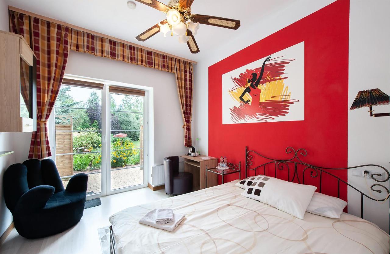 Hotel Villa Hubertus Kutno Extérieur photo